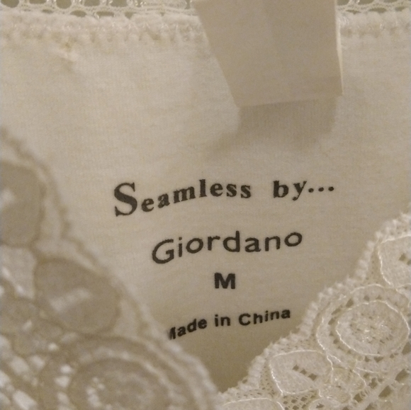 Giodano lace tank top - NWOT - Picture 8 of 8